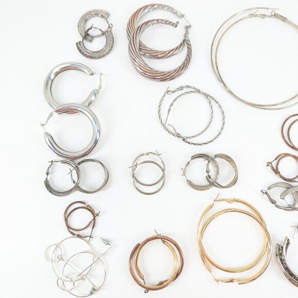 Fashion Jewelry Women Large Hoop Style Earrings Lot of 24 Pair - Picture 2 of 7